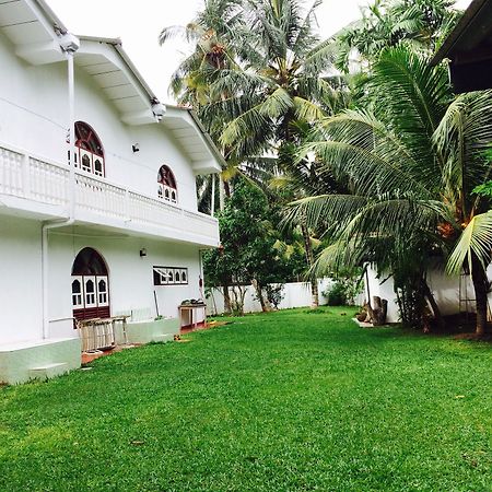 New White House Hotel Beruwala Bagian luar foto